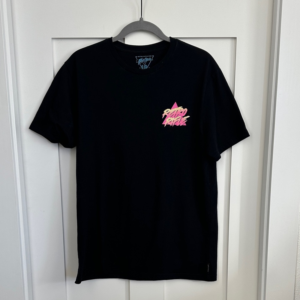 Retro Rifle Graphic black men’s T-Shirt large